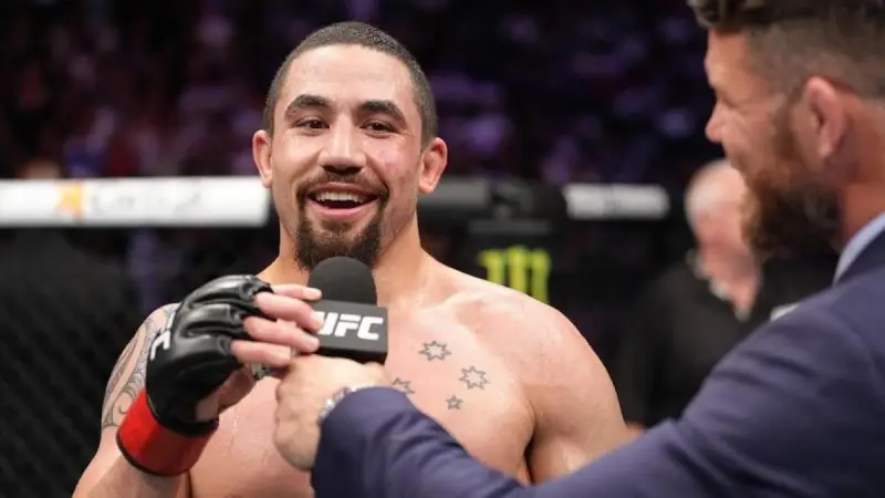 Роберт Уиттакер поставил под сомнение один из самых громких поясов UFC