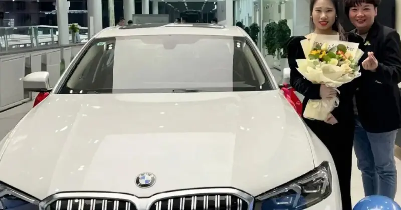 Қытайлық кәсіпкер үздік қызметкерлеріне BMW көліктерін сыйға тартты 