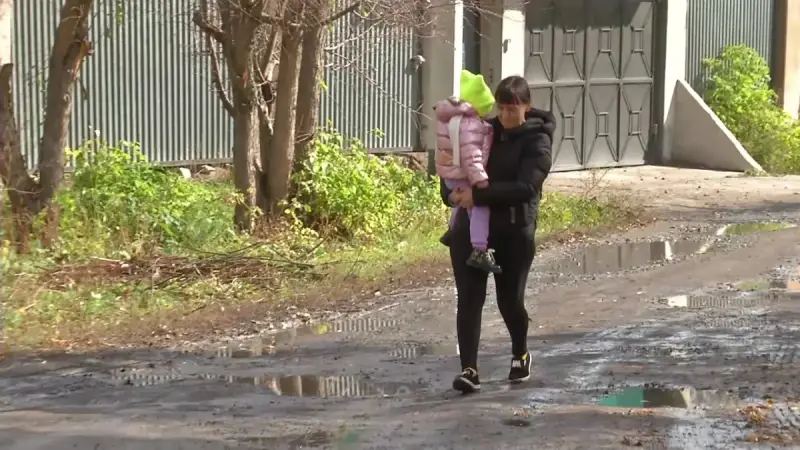 Жители частного сектора Караганды требуют ремонта дорог