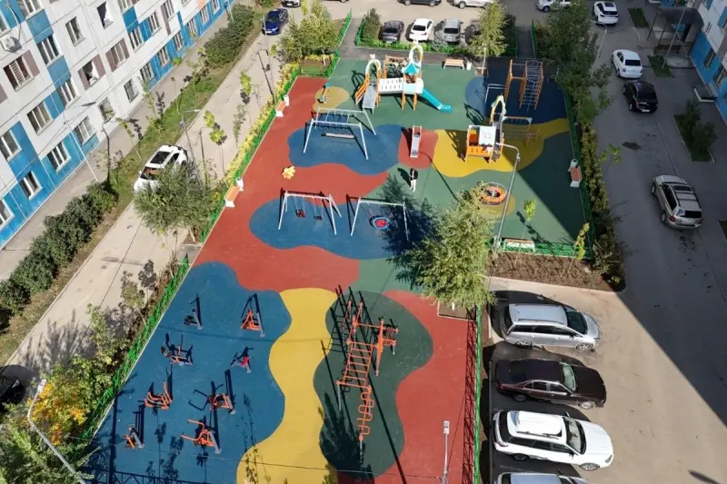 В ЖК «Нурлы Дала» в Алматы обновили три дворовые территории