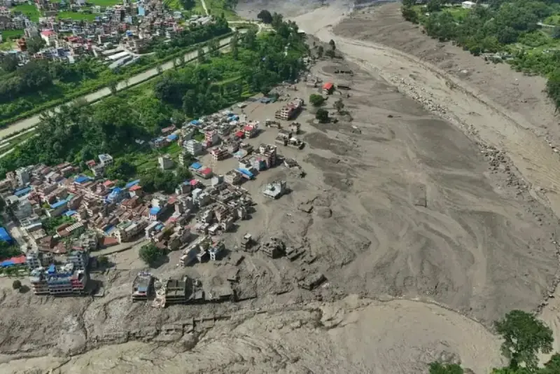 Непалдағы табиғи апаттан кейін жоғалған үш қазақстандықтың біреуі табылды