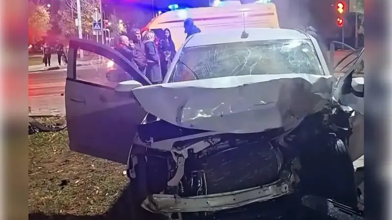 Три человека пострадали в ДТП на перекрёстке в Костанае