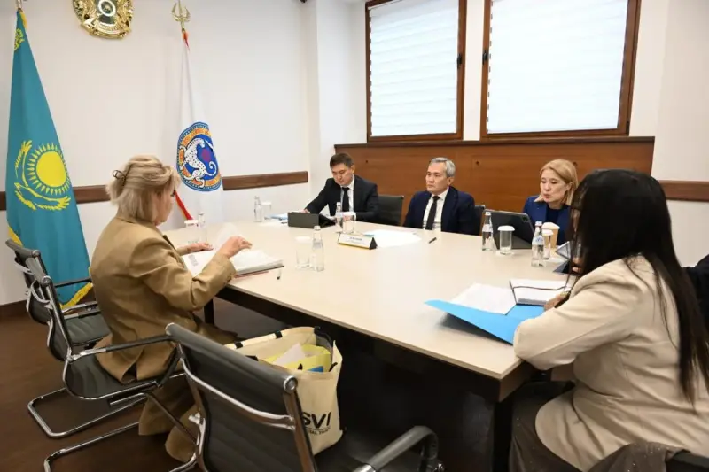 Алматы әкімінің орынбасары Бейбіт Шаханов азаматтарды жеке қабылдады