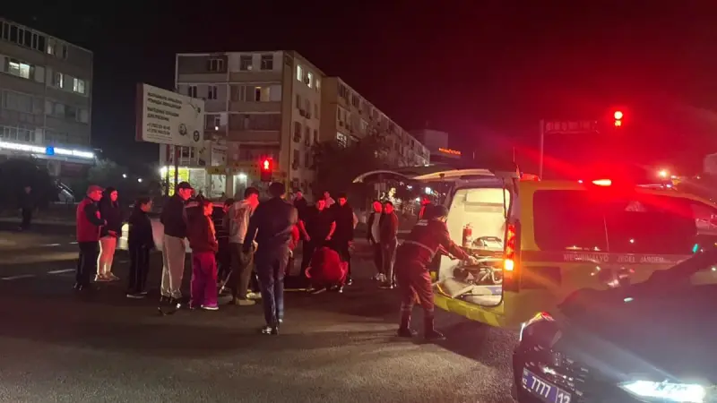 В Актау водитель Renault столкнулся с мопедом: 18-летняя девушка госпитализирована