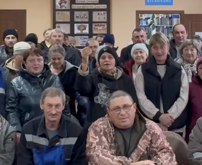 Работники крупного агропредприятия в Караганде пожаловались на многомесячные долги по зарплате