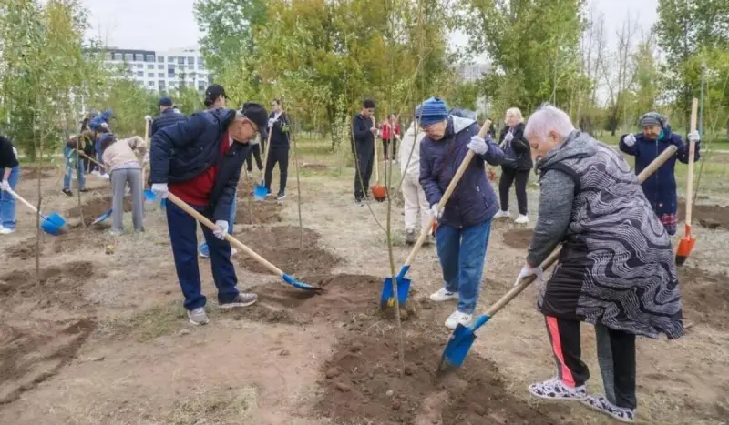 Почти 400 тысяч жителей вышли на уборку Астаны: итоги акции «Таза Қазақстан»