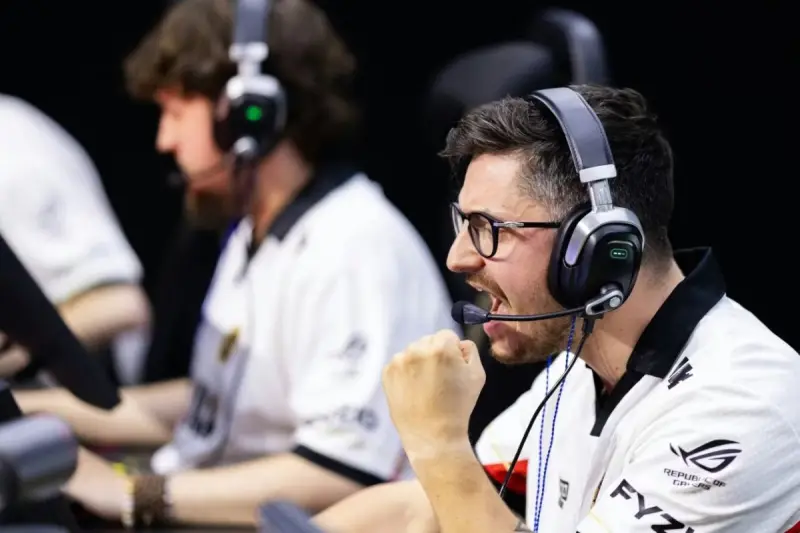 Team Vitality уничтожила MOUZ в финале и завоевала второй трофей подряд