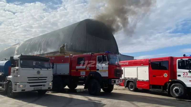 Пожар в ангаре на проспекте Акжол в Астане локализовали