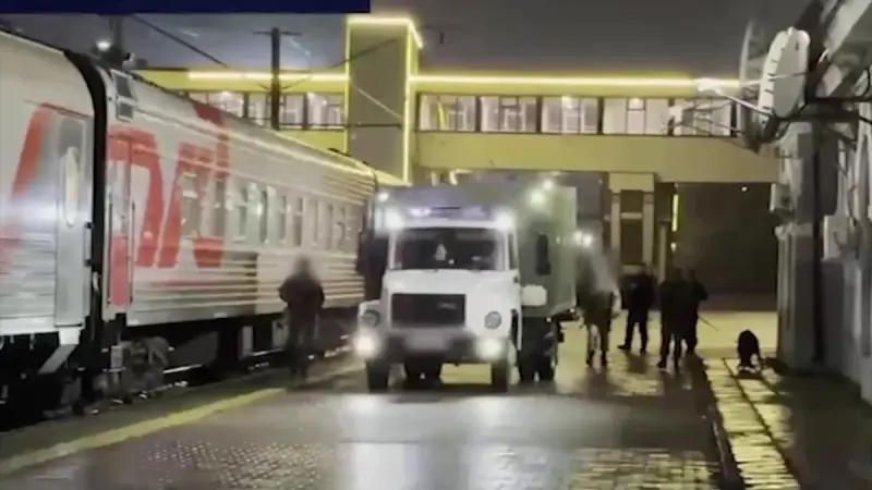 Екі адам уланып өлген: Алматыда есірткі бизнесін жүргізген қылмыстық топтың басшысы Ресейге қашып кеткен