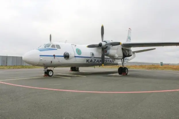 Гвардейцы проводили на "пенсию" последний Ан-26 в Казахстане
