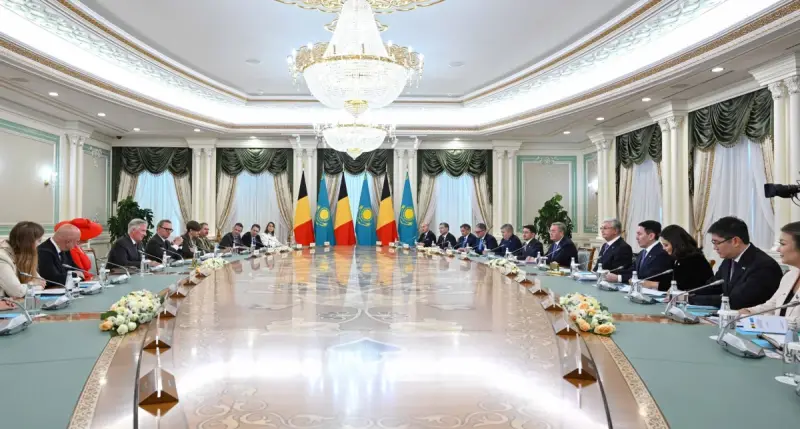 Президент Бельгиялықтар Королімен және Патшайымымен кеңейтілген құрамда келіссөз жүргізді