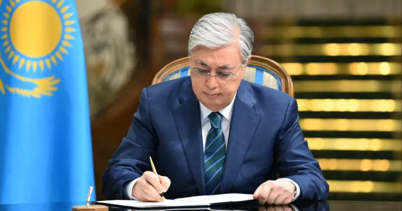   Президент мәслихаттардың өкілеттігін мерзімінен бұрын тоқтату туралы Жарлыққа қол қойды   