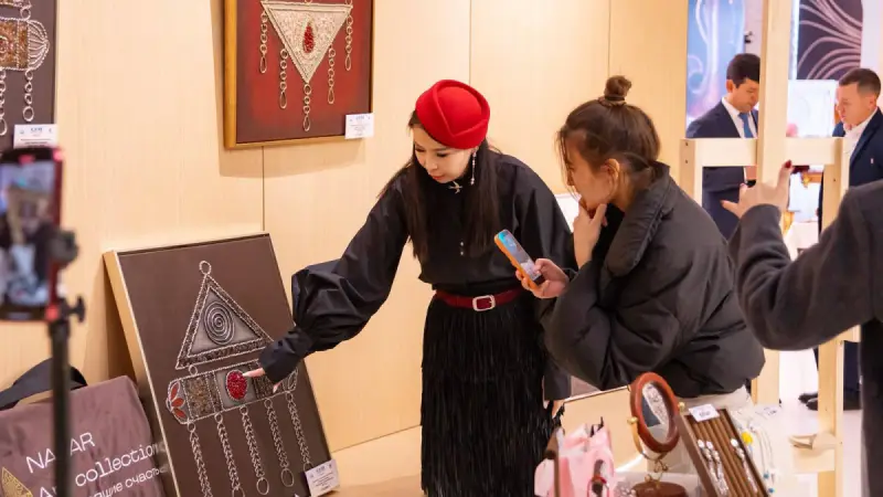 Ақтөбелік креаторлар Астанада 24 млн теңгеге жуық өнім сатты