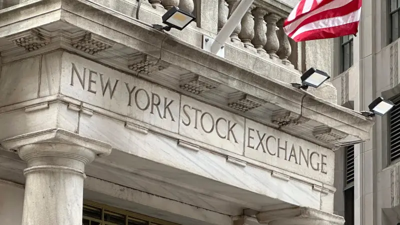 Нефть подешевела на 1,5 доллара после сделки Трампа о покупке российского дизеля