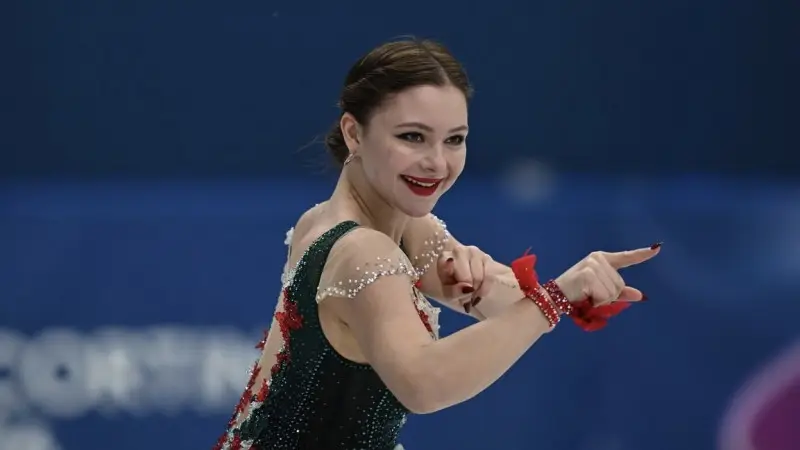 Софья Самоделкина екі Гран-при кезеңінде өнер көрсетеді