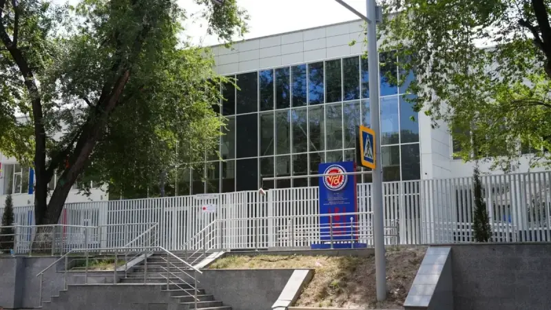 48 детей в больнице, школа закрыта: что произошло в престижной РФМШ Алматы