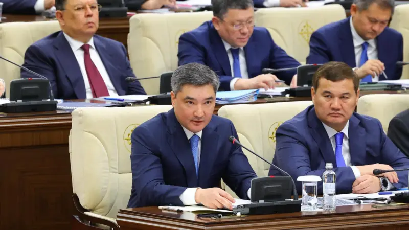 Как Правительство собирается сократить дефицит бюджета в четыре раза
