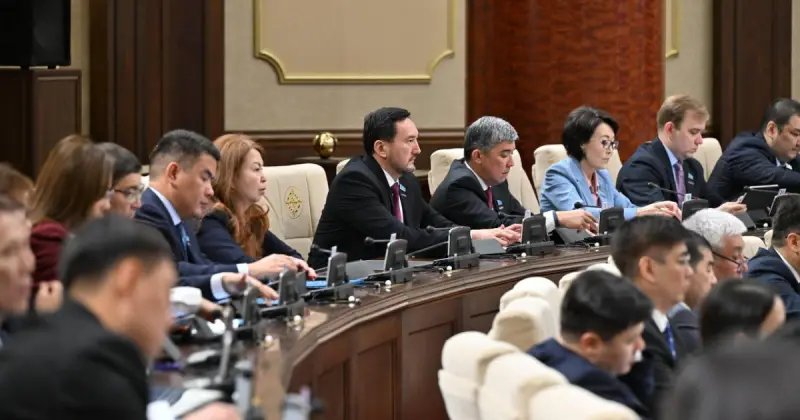   Құрылтай алдағы үш жылға арналған республикалық бюджет жобасын мақұлдады   