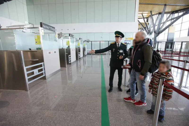 Қазақстан шекарасынан жалған құжатпен өтпек болған 19 шетелдік ұсталды