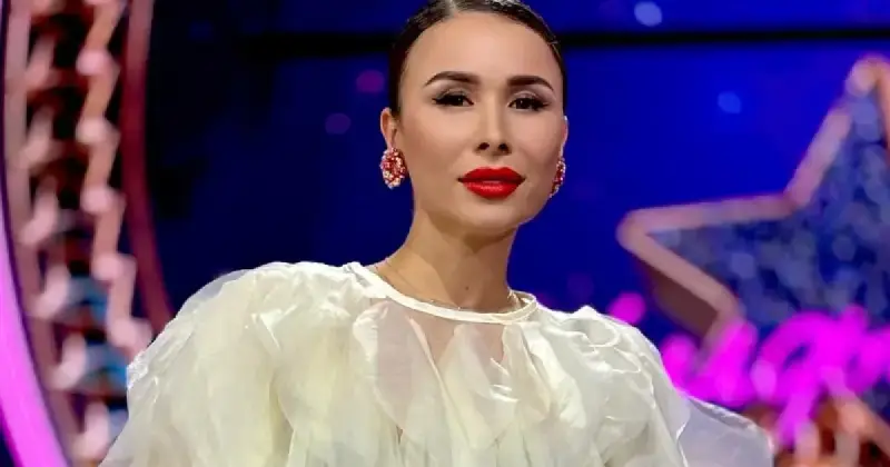   Әнші Луина екінші сәбиін дүниеге әкелді   