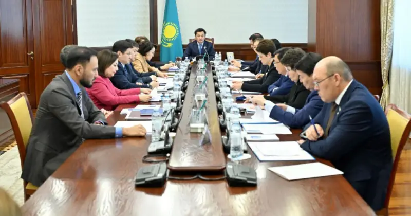   Кеден ісі жөніндегі халықаралық келісімдерді қарайды   