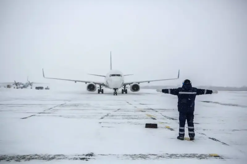 Вице-министр транспорта провел совещание по подготовке субъектов гражданской авиации к зимней навигации