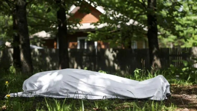 42-летнего мужчину застрелили возле собственного дома, убийц разыскивает полиция
