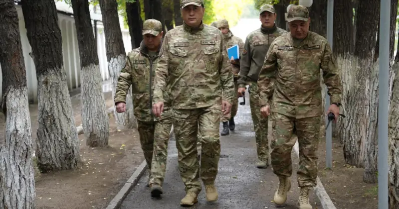  Аңсаған Балтабеков Семейдегі Ұлттық ұлан сарбаздарының жағдайымен танысты 