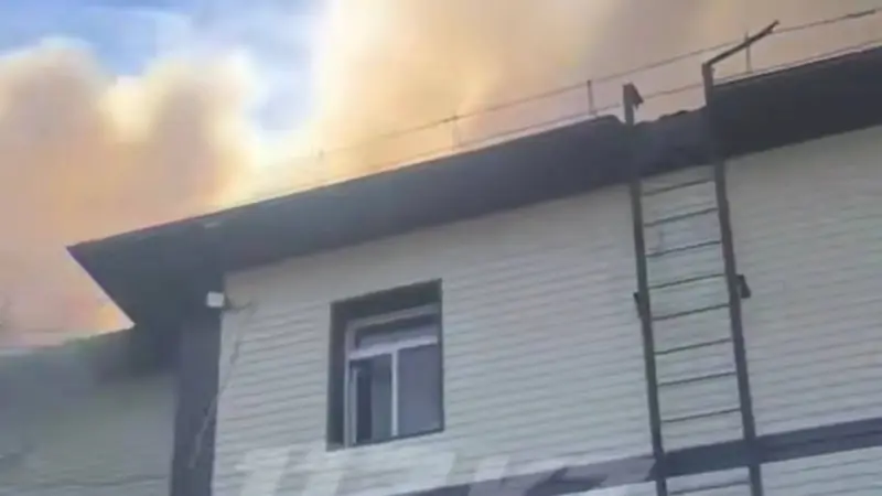 В городе Кентау загорелся многоквартирный дом