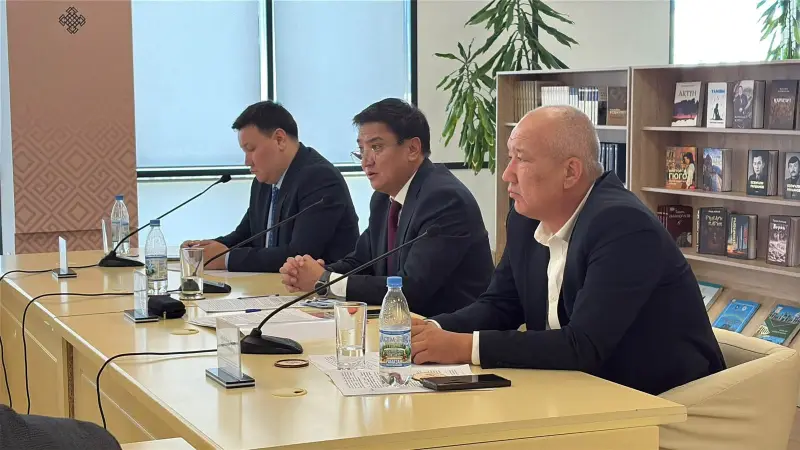 Түркістанда «Кітап оқитын ұлт» жобасы аясында «Кітаппен кемелденген ұлт» атты дөңгелек үстел өтті