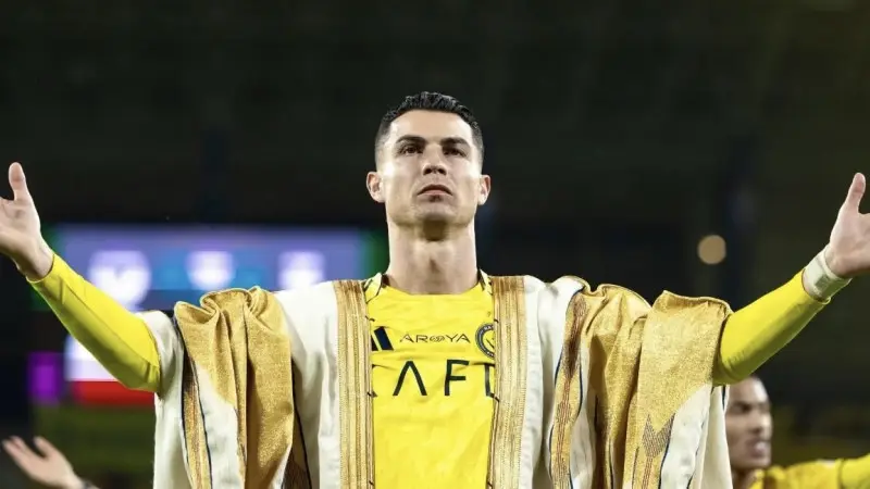 Роналду Forbes рейтингінде көш бастады