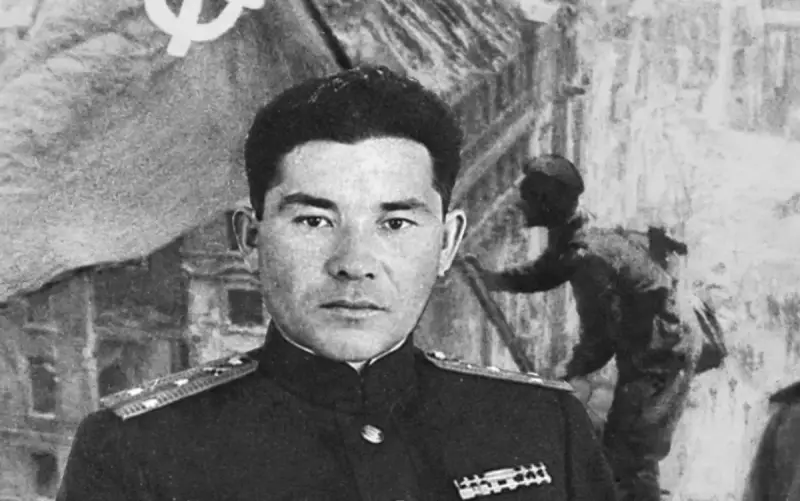 Знаменосец Победы: исполнилось 102 года со дня рождения Рахимжана Кошкарбаева