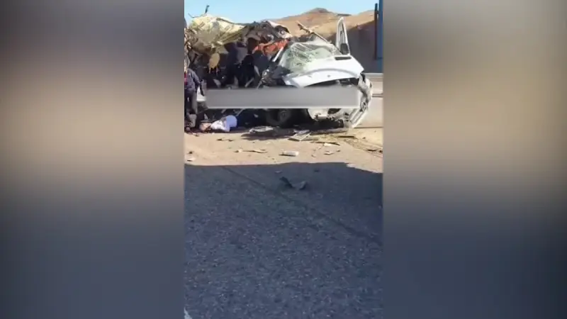 Два человека погибли и десять пострадали в ДТП на трассе Алматы-Усть-Каменогорск