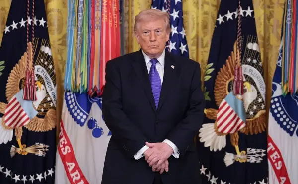 Трамп Ресейге қарсы «тозақ санкцияларын» неге кейінге қалдырғанын түсіндірді
