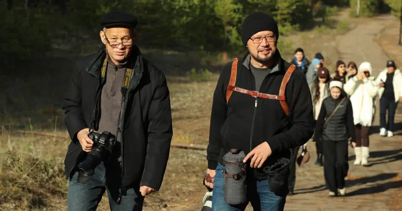  Кәсіби фототілшілер Зерендіде ЕҰУ студенттеріне шеберлік сабағын өткізді 