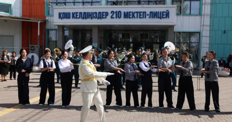  Ұлттық ұлан офицерлері алматылық оқушылармен кездесті 