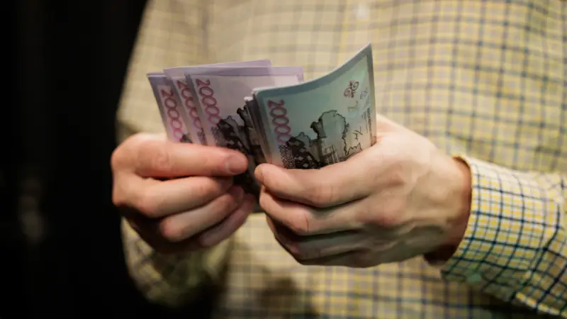 Какие траты сильнее всего бьют по бюджету казахстанцев?