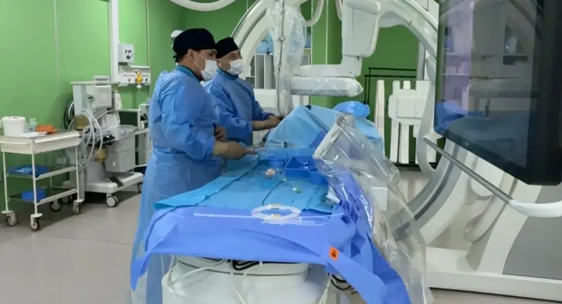 Алматы ОҚКА дәрігерлері ампутация қаупі төнген науқастың аяғындағы қан айналымын қалпына келтірді