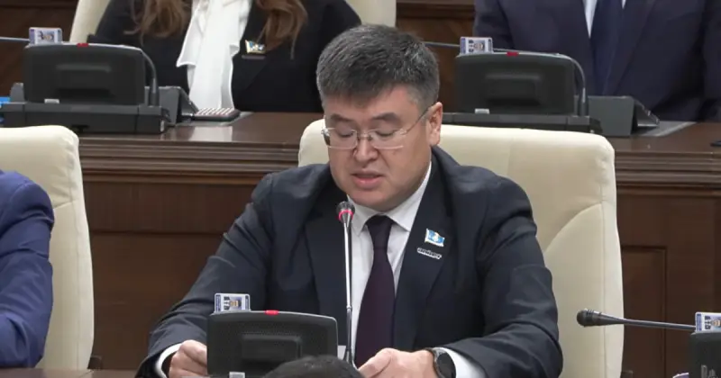 Тұрғындарды тозығы жеткен үйлерден көшіру керек