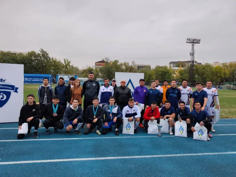 Алматыда Республика күніне орай шағын футболдан турнир өтті