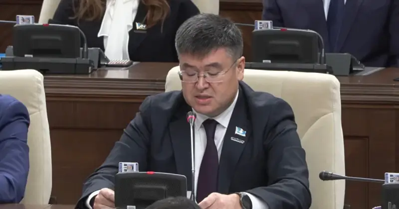 Депутат елдегі апатты және тозығы жеткен тұрғын үйлер мәселесін қатаң сынға алды