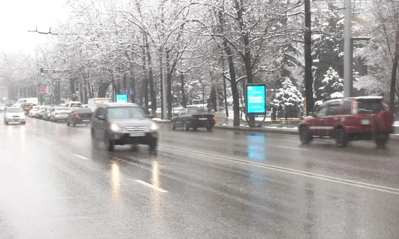 Алматы готовится к первому снегу: насколько опустится температура в городе