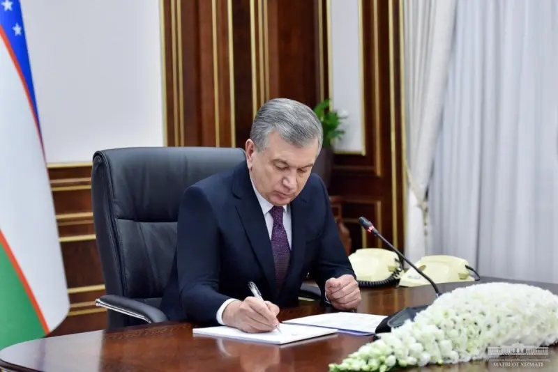 Өзбекстанда жаңа әліпби бекітілді: Мирзиёев тиісті заңға қол қойды