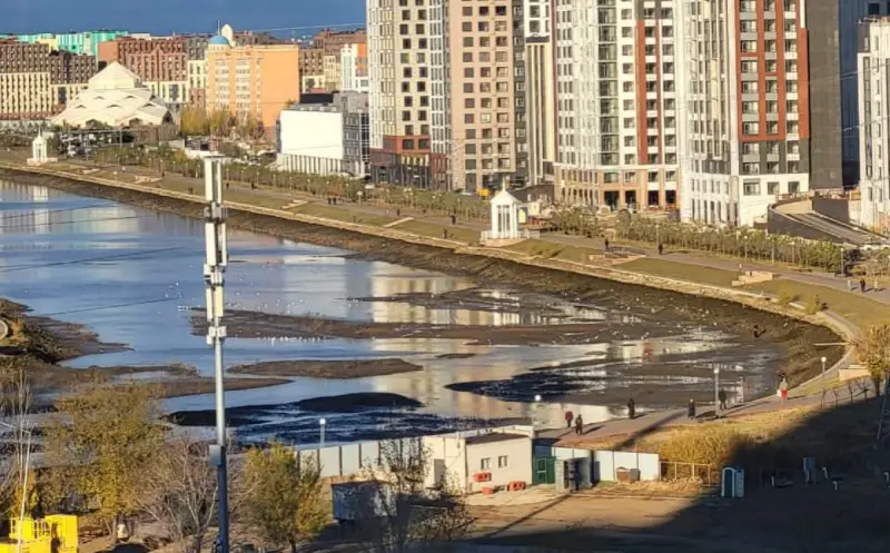 Есиль резко обмелел за ночь в Астане (ВИДЕО)