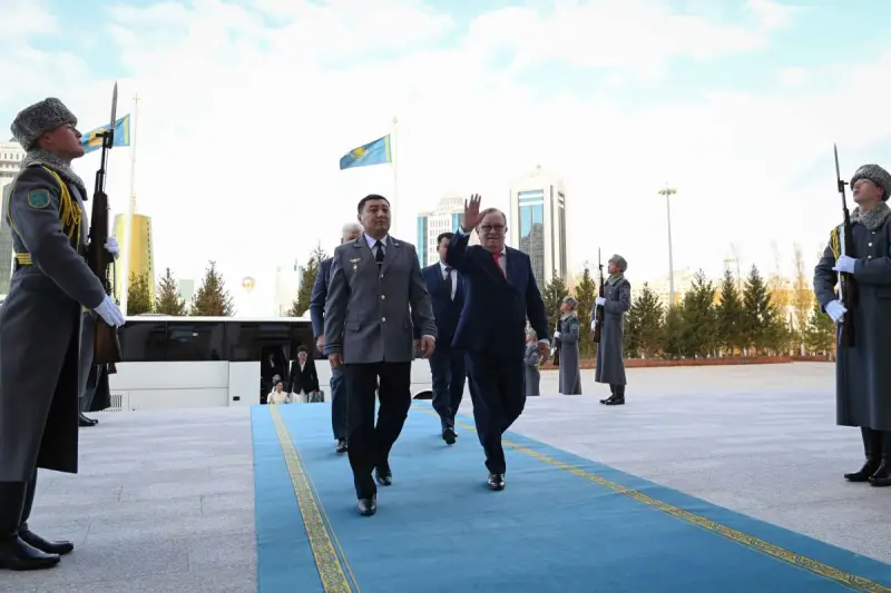 Алтынбек Қоразбаевқа «Отан» ордені, Талғат Мұсабаевқа халық әртісі атағы берілді