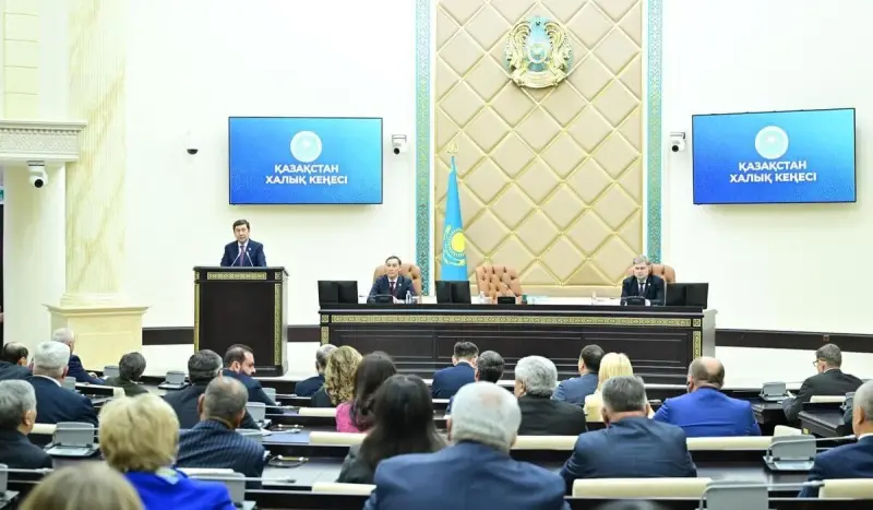 Мемлекет басшысының атынан  Халық Кеңесінің төрағасы мемлекеттік наградаларды табыстады