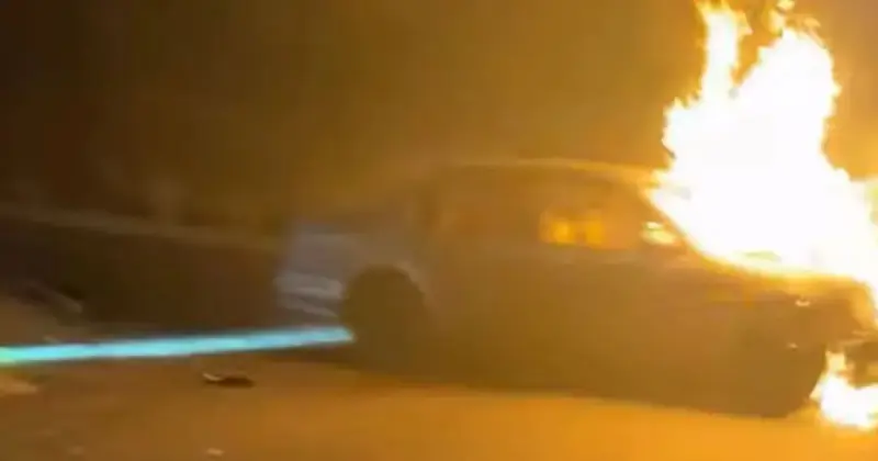  Таразда ер адам өртенген көліктен адамдарды құтқарып қалды 