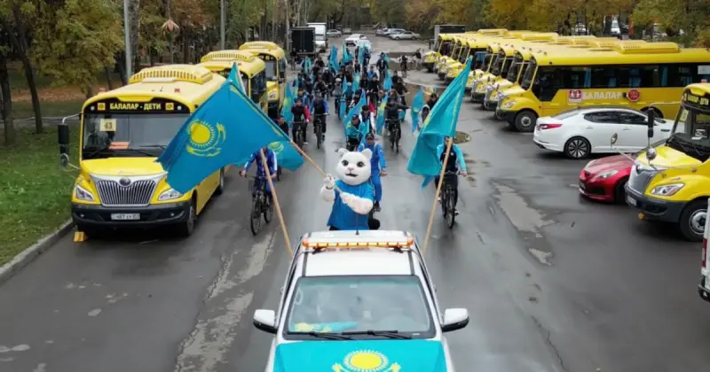  Алматыда Республика күніне орай патриоттық велошеру өтті 
