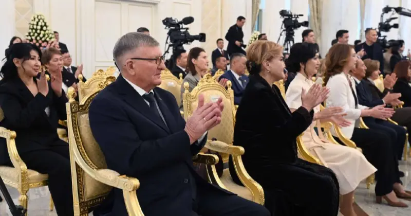  Мемлекет басшысы: Ұстаздар мен дәрігерлердің еңбегіне зор құрметпен қарау – маңызды міндет 