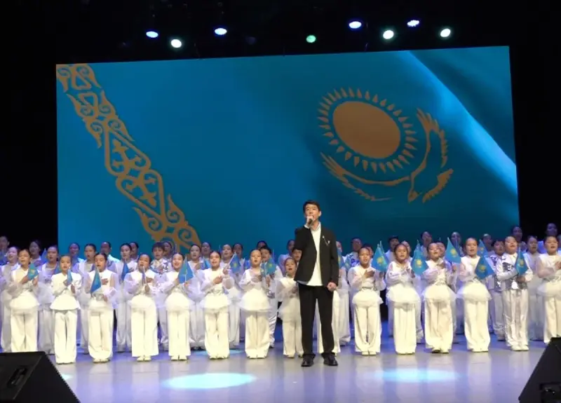 Алматының Алатау ауданында Республика күні кең көлемде аталып өтті
